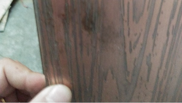 為什么剛安裝不久的彩色不銹鋼門會(huì)褪色？這就是原因！